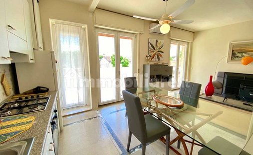 Apartment in Center, Forte dei Marmi, Tuscany 1