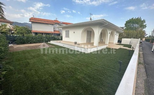 Villa in Center, Forte dei Marmi, Tuscany 1