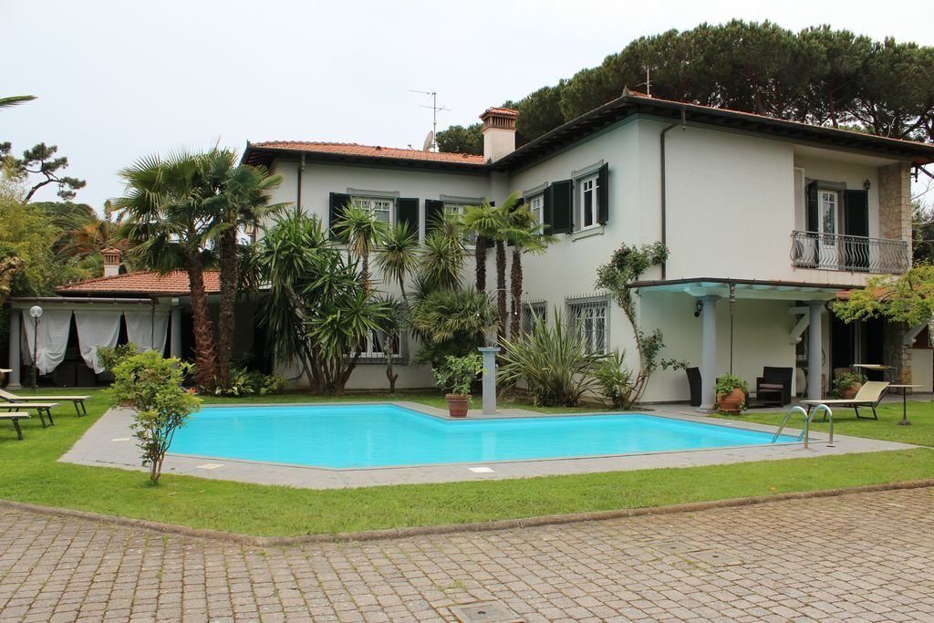 Villa in Center, Forte dei Marmi, Tuscany 1 - 15743741