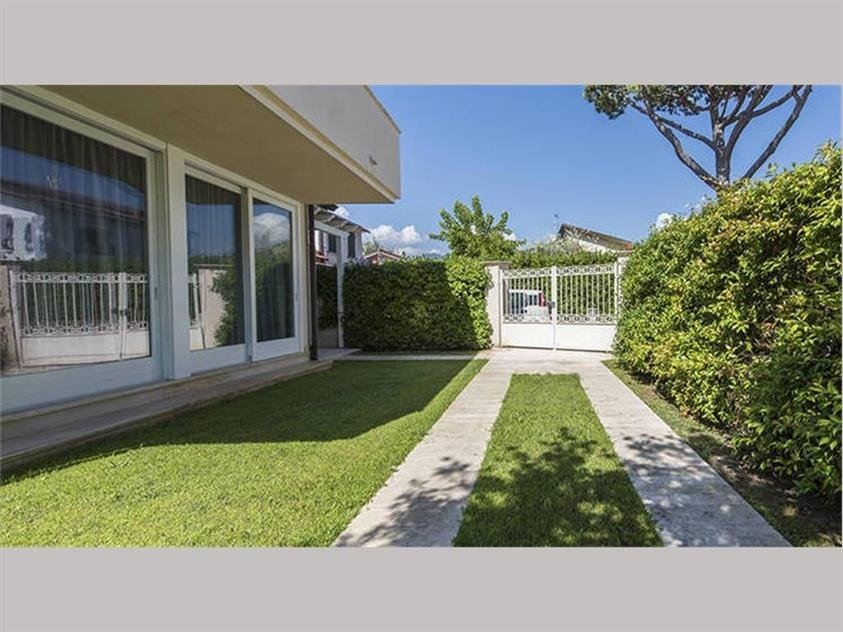 Villa in Center, Forte dei Marmi, Tuscany 3 - 15744858