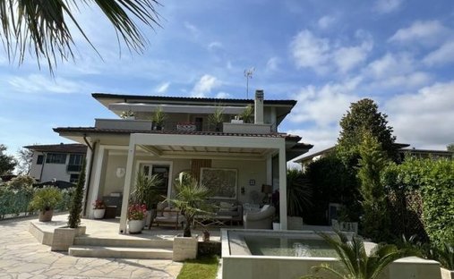 Villa in Center, Forte dei Marmi, Tuscany 1