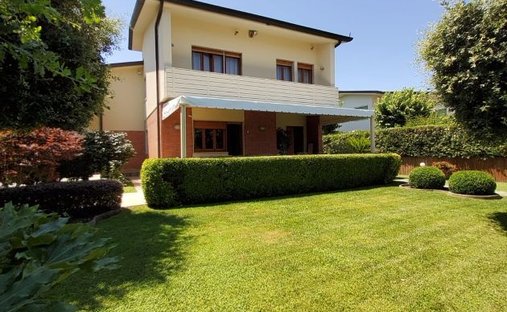 Villa in Center, Forte dei Marmi, Tuscany 1
