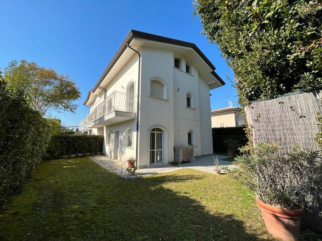 Villa in Center, Forte dei Marmi, Tuscany 1 - 15743849