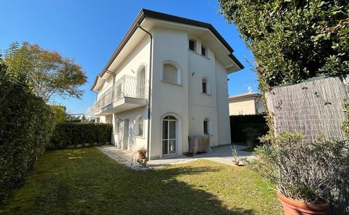 Villa in Centro, Forte dei Marmi, Tuscany 1