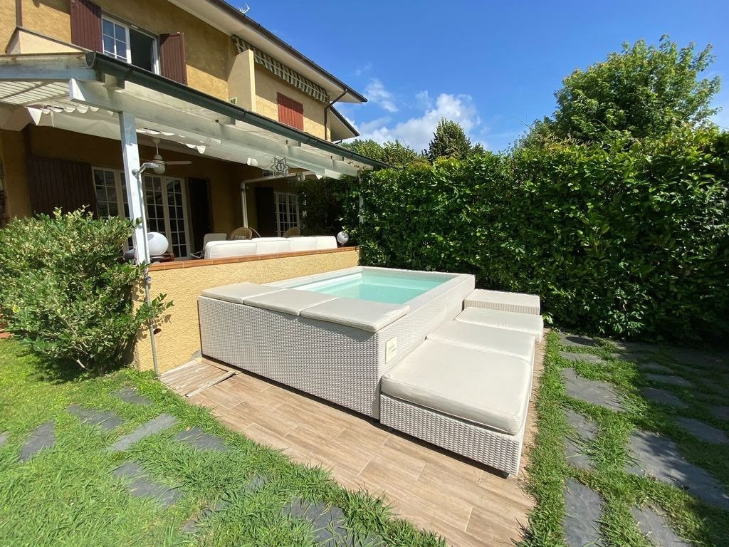 House in Center, Forte dei Marmi, Tuscany 2 - 15744574