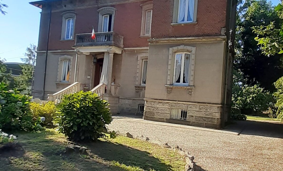 Villa in Vedano Olona, Lombardy, Italy 4 - 15743164