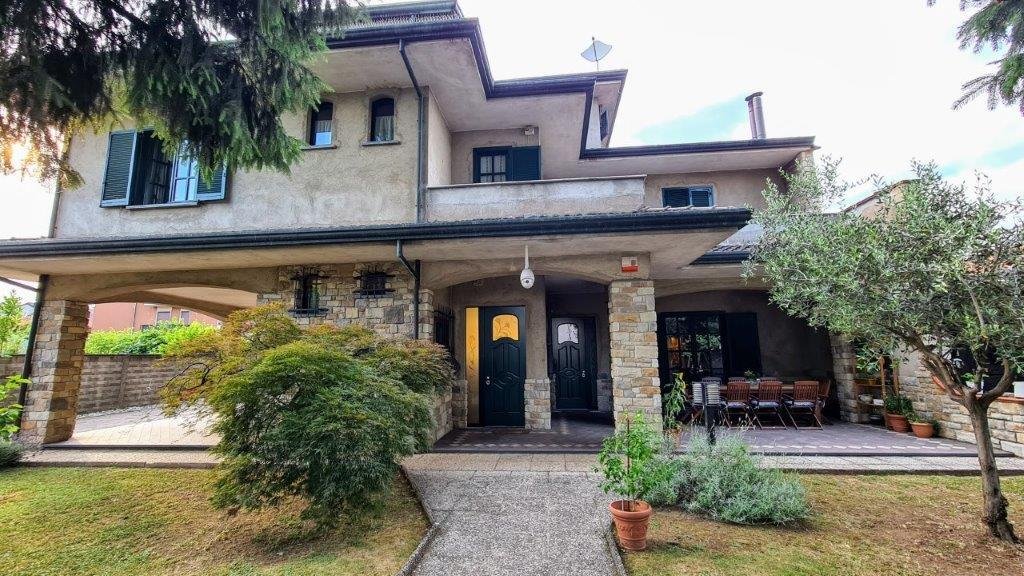Villa in Dairago, Lombardy, Italy 2 - 15743682