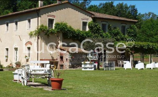 Country House in Historic Center, Lucca, Tuscany 1