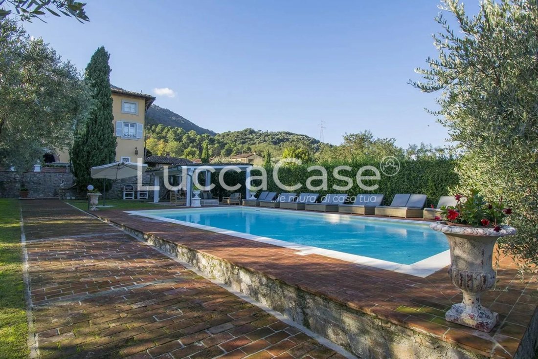 Villa in Historic Center, Lucca, Tuscany 4 - 15745229