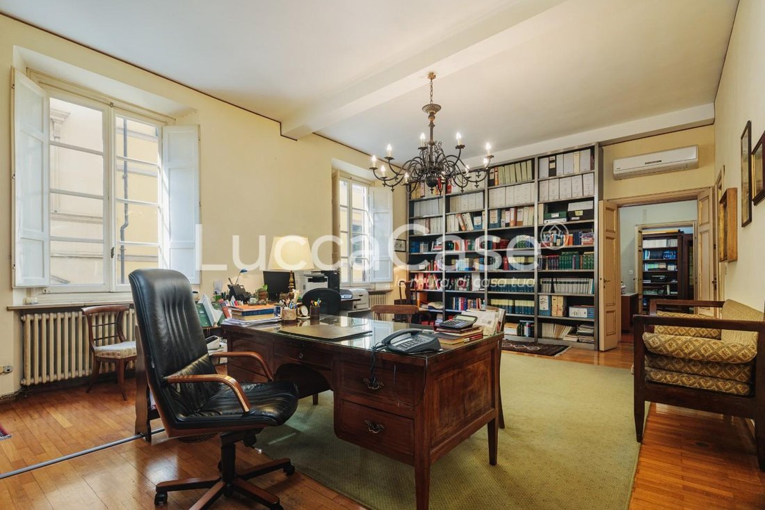 Apartment in Historic Center, Lucca, Tuscany 2 - 15745293