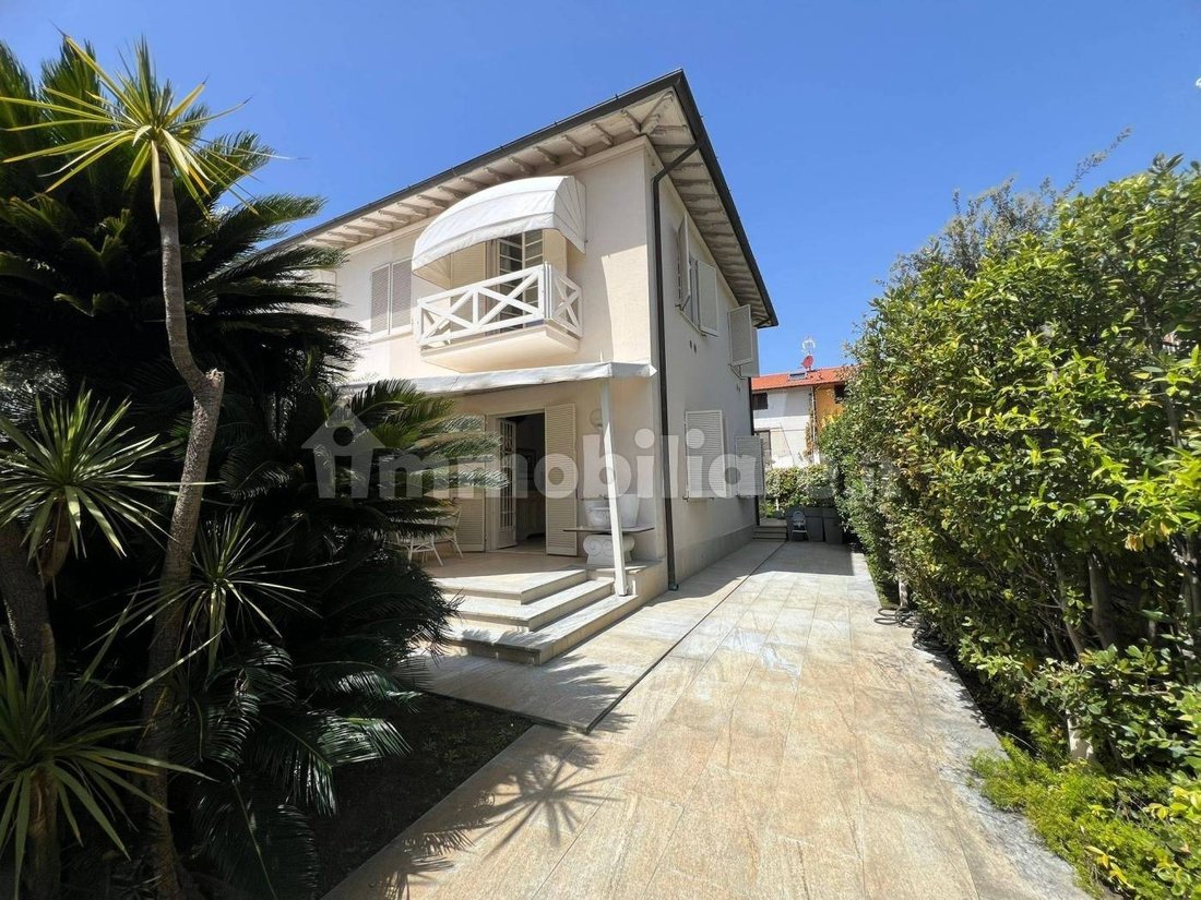 Villa in Center, Forte dei Marmi, Tuscany 2 - 15745068