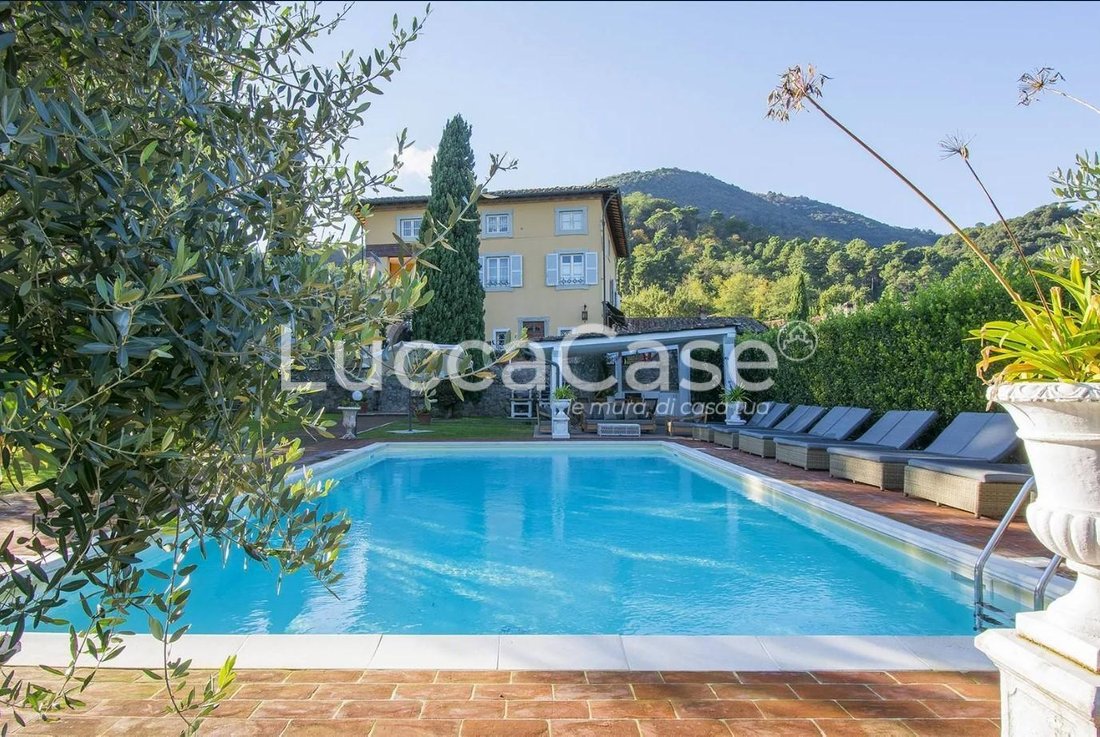 Villa in Historic Center, Lucca, Tuscany 3 - 15745229