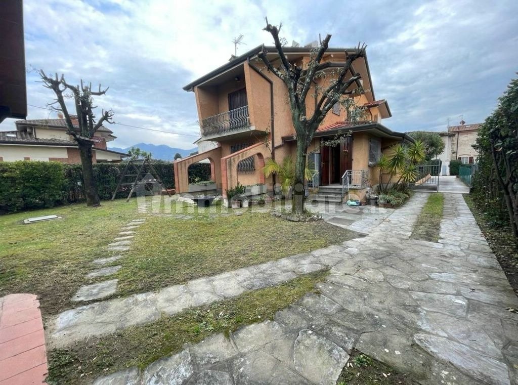 House in Center, Forte dei Marmi, Tuscany 2 - 15745066