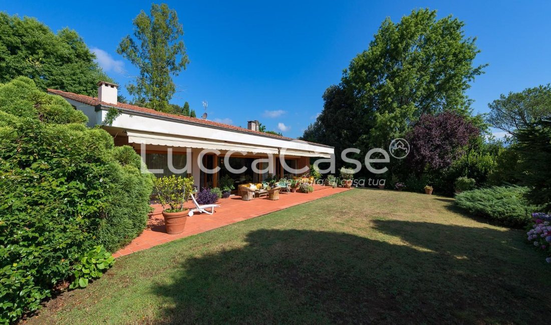 Villa in Historic Center, Lucca, Tuscany 1 - 15745303