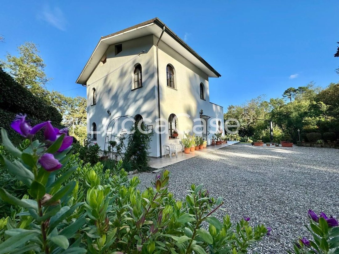 Villa in Center, Capannori, Tuscany 1 - 15745165