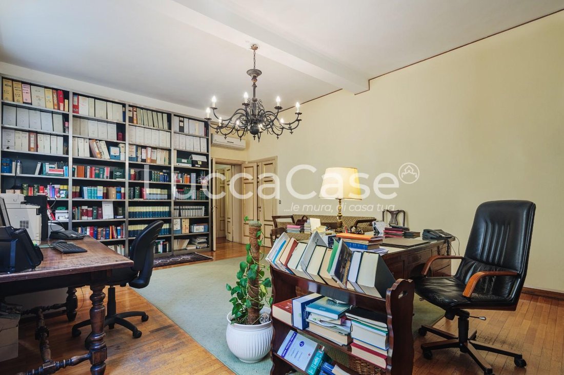 Apartment in Historic Center, Lucca, Tuscany 4 - 15745293