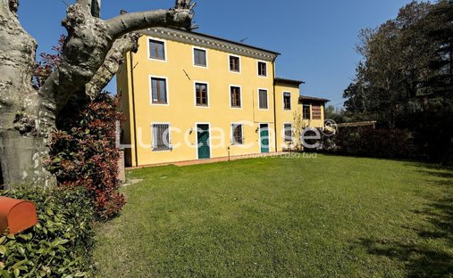 Estate in Historic Center, Lucca, Tuscany 1