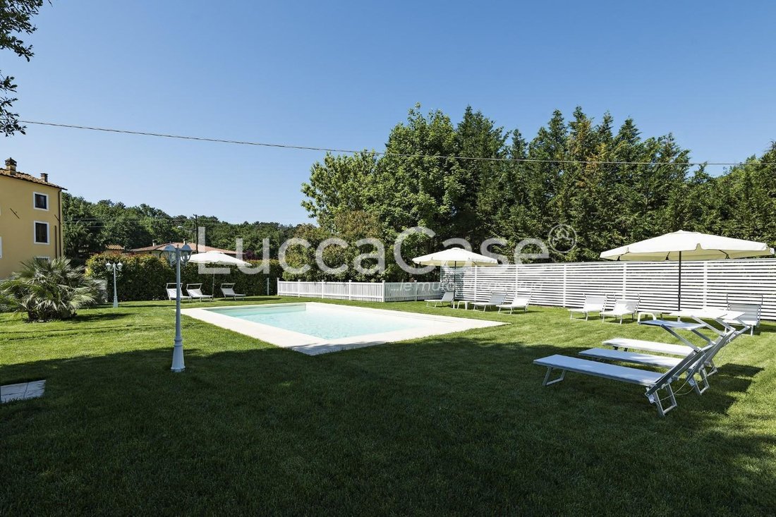 Estate in Historic Center, Lucca, Tuscany 4 - 15745239