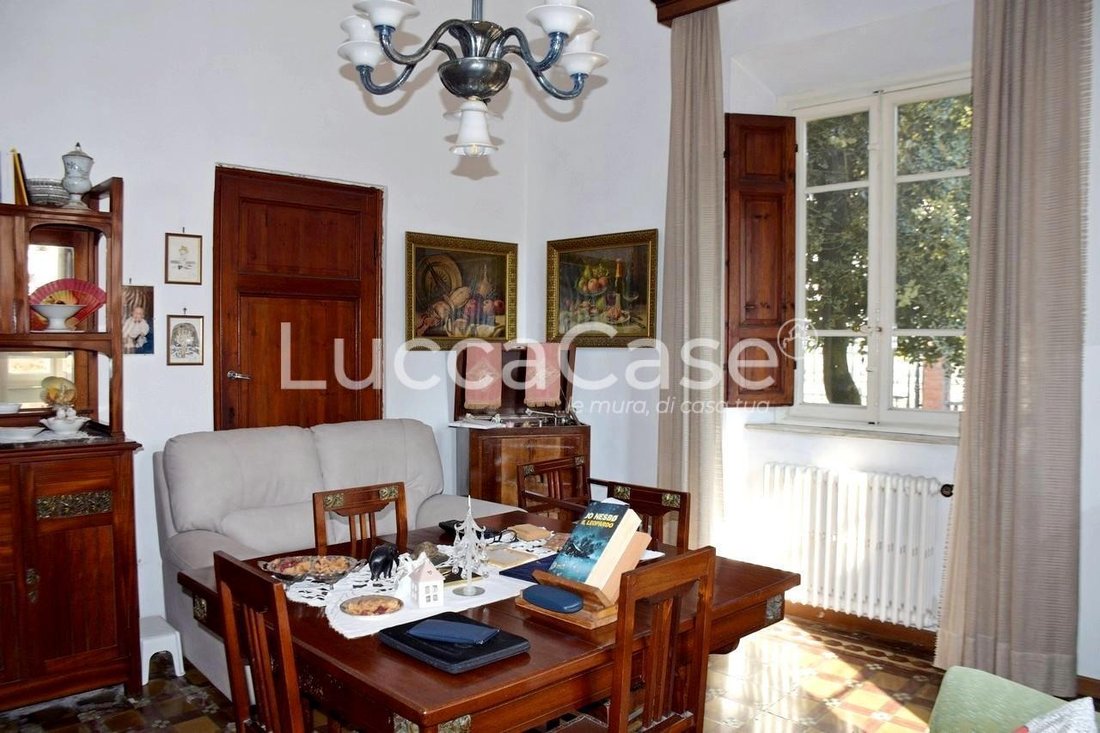 Villa in Center, Capannori, Tuscany 4 - 15745345