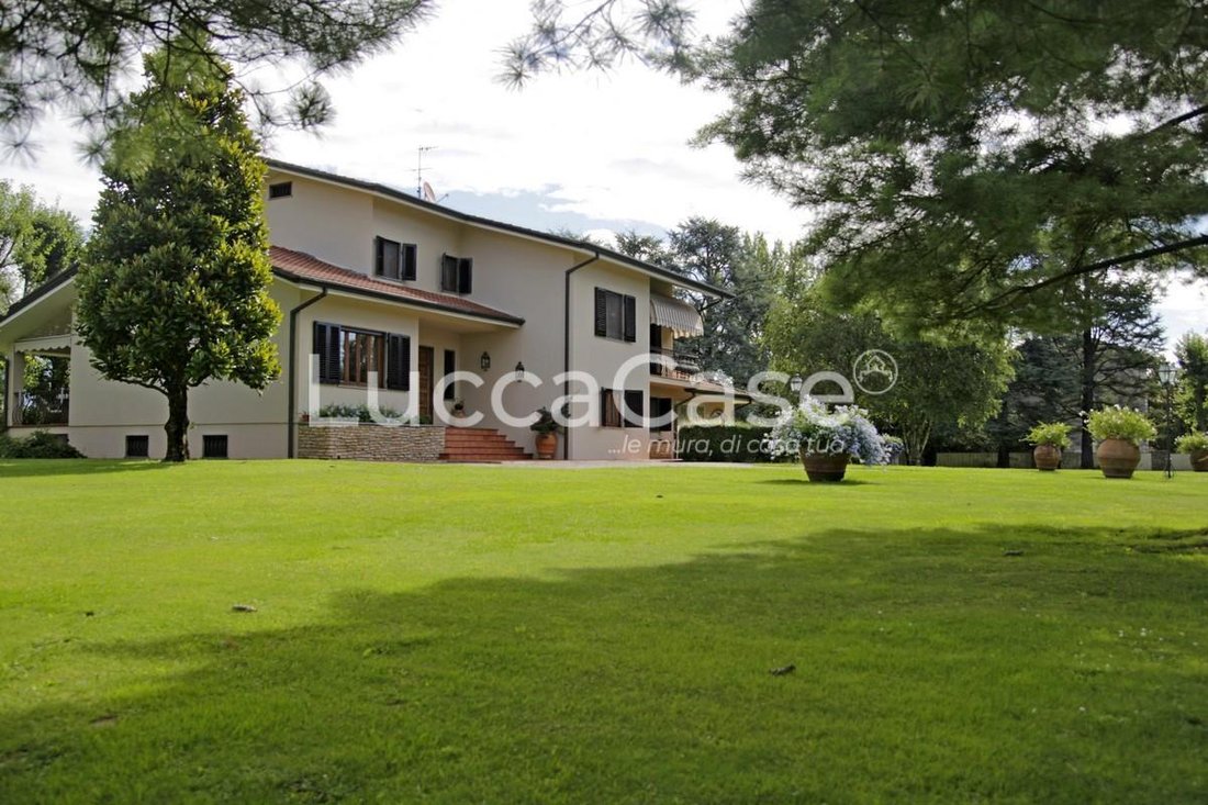 Villa in Historic Center, Lucca, Tuscany 3 - 15745346