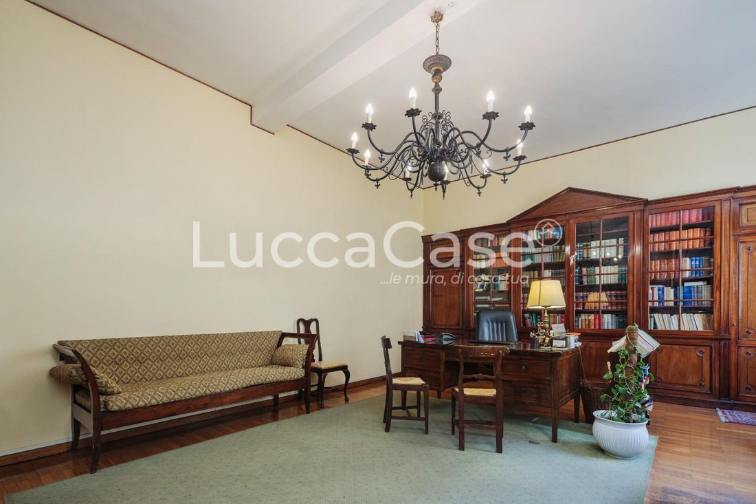 Apartment in Historic Center, Lucca, Tuscany 5 - 15745293