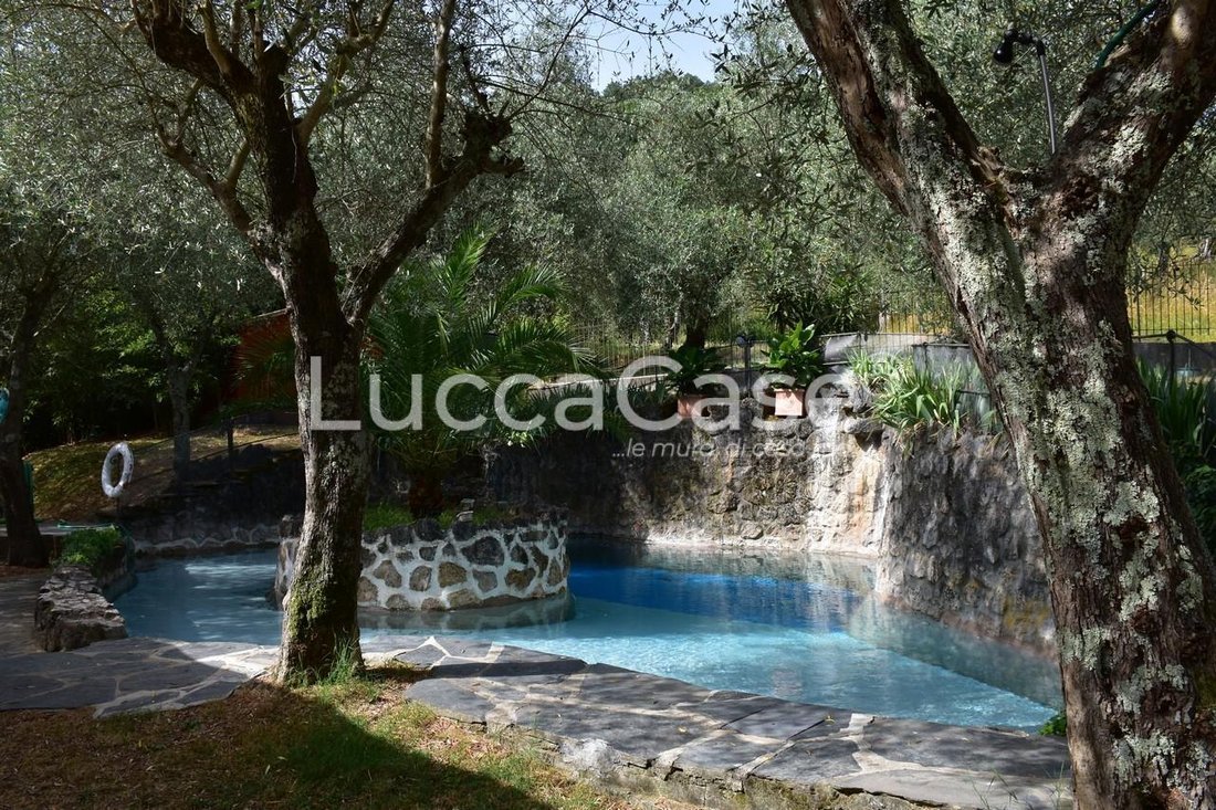 Villa in Camaiore, Tuscany, Italy 1 - 15745353
