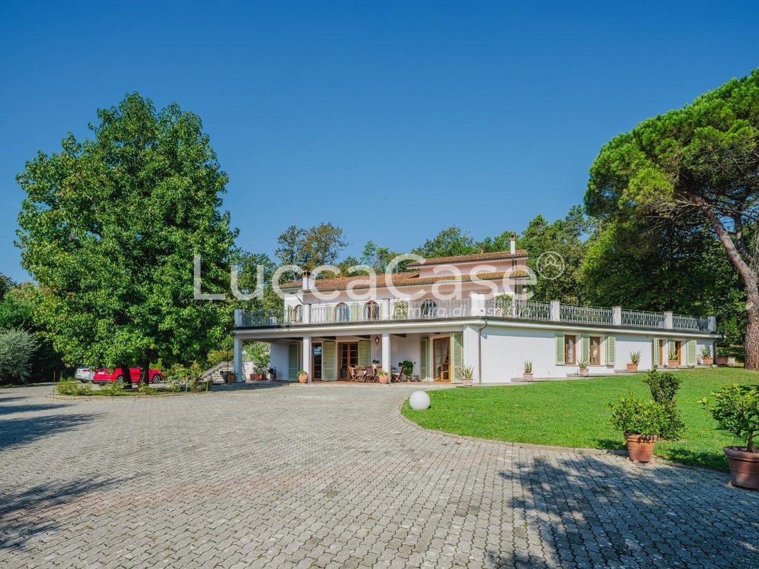 Villa in Carignano, Piedmont, Italy 1 - 15745313