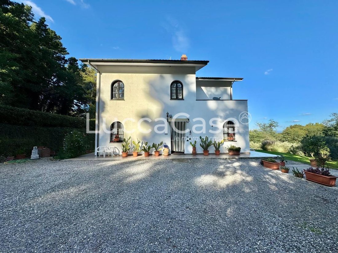 Villa in Center, Capannori, Tuscany 3 - 15745165