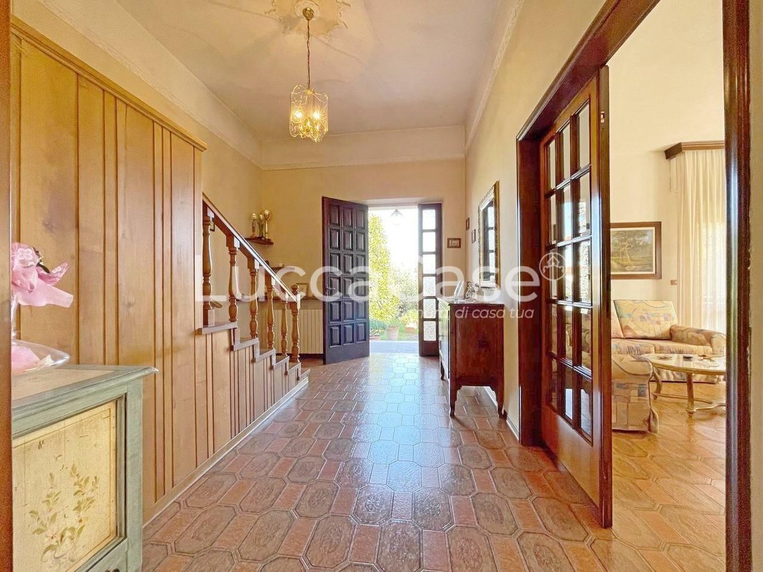Villa in Center, Capannori, Tuscany 3 - 15745361