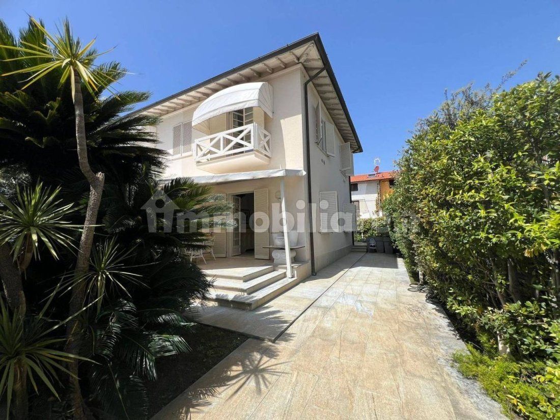 Villa in Center, Forte dei Marmi, Tuscany 1 - 15745068