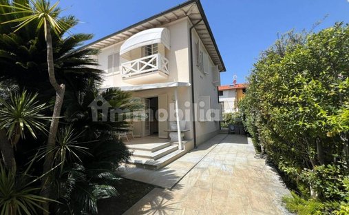 Villa in Center, Forte dei Marmi, Tuscany 1