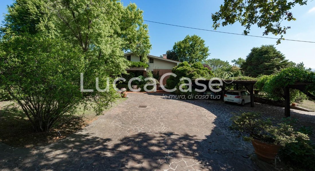 Villa in Historic Center, Lucca, Tuscany 3 - 15745303