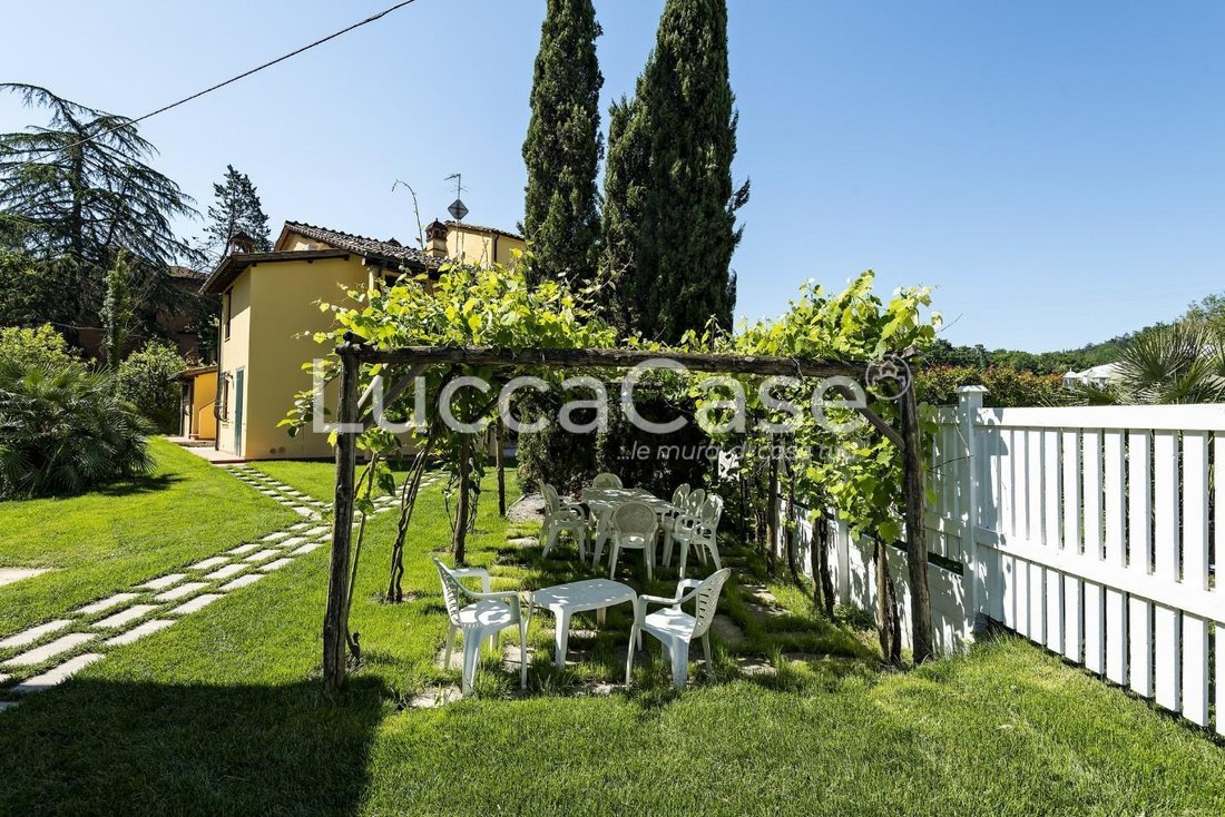 Estate in Historic Center, Lucca, Tuscany 3 - 15745239
