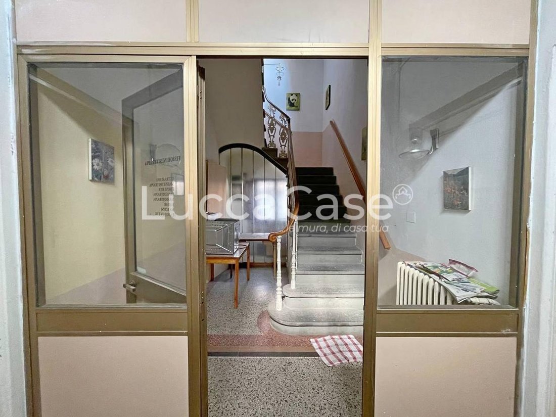 House in Historic Center, Lucca, Tuscany 4 - 15745307
