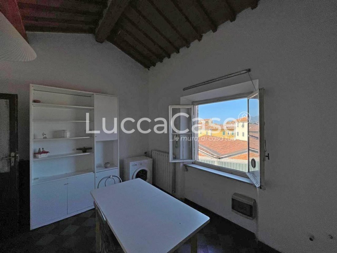 House in Historic Center, Lucca, Tuscany 2 - 15745307