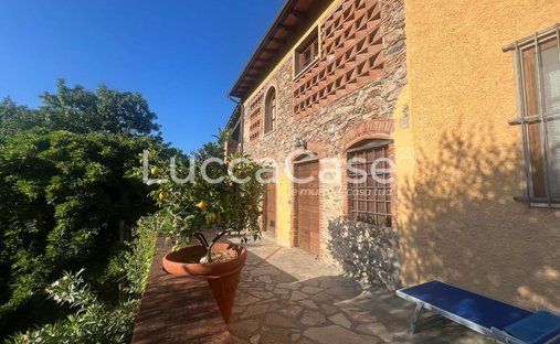 Country House in Center, Capannori, Tuscany 1