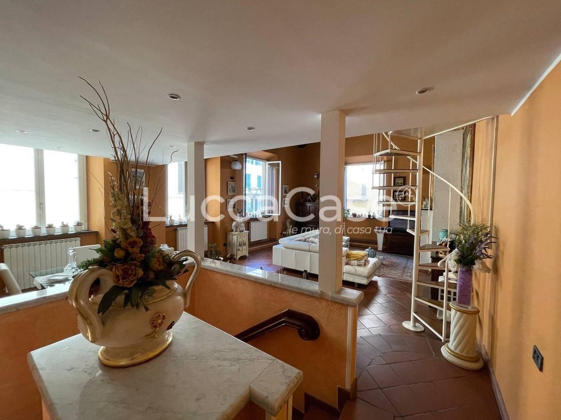 Apartment in Historic Center, Lucca, Tuscany 2 - 15745245