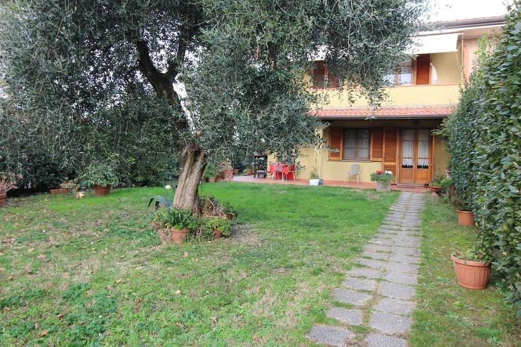 House in Center, Forte dei Marmi, Tuscany 1 - 15745051