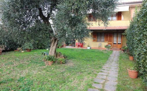 House in Center, Forte dei Marmi, Tuscany 1