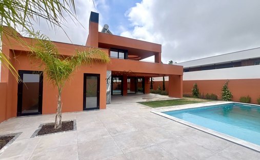 House in Azeitao (Sao Lourenco e Sao Simao), Setubal, Portugal 1