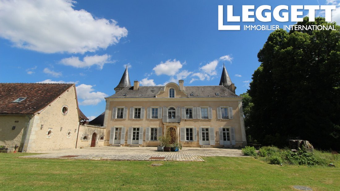 Château des Rêves Éternels – A Timeless 18th-Century Masterpiece in Loire’s Golden Light