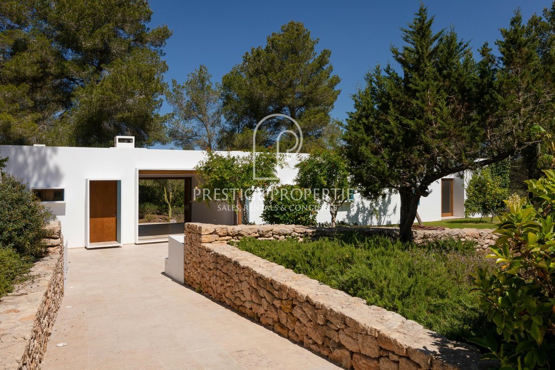 Villa in Santa Gertrudis de Fruitera, Santa Eularia des Riu, Balearic Islands 3 - 15745473