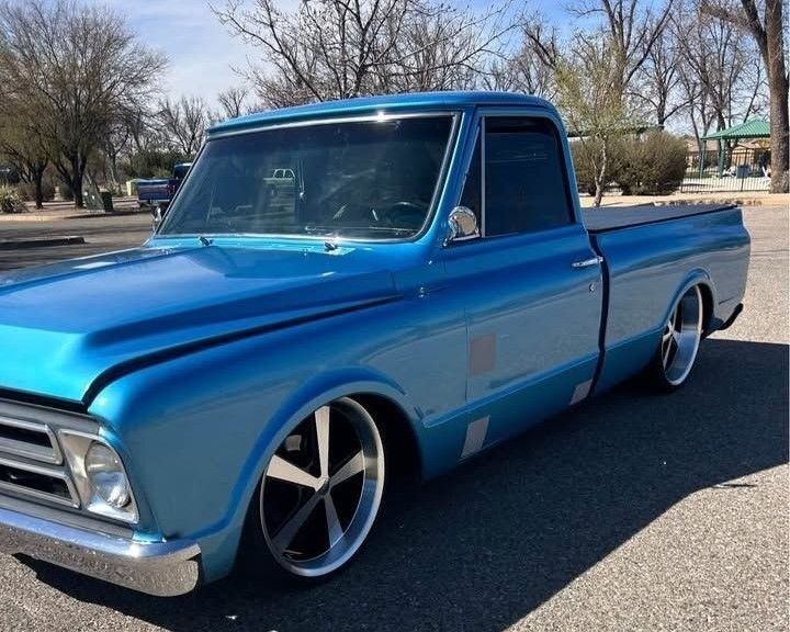 Pickup in Glendale, United States 1 - 15748567
