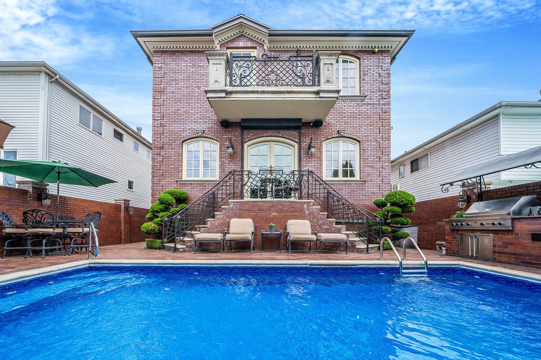 House in New York, New York, United States 2 - 15745905