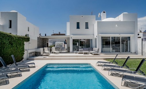 Villa in Nueva Andalucia, Marbella, Spain 1