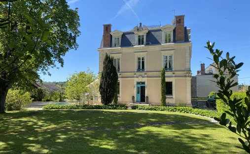 Maison à Ouest, Saint-Junien, France 1