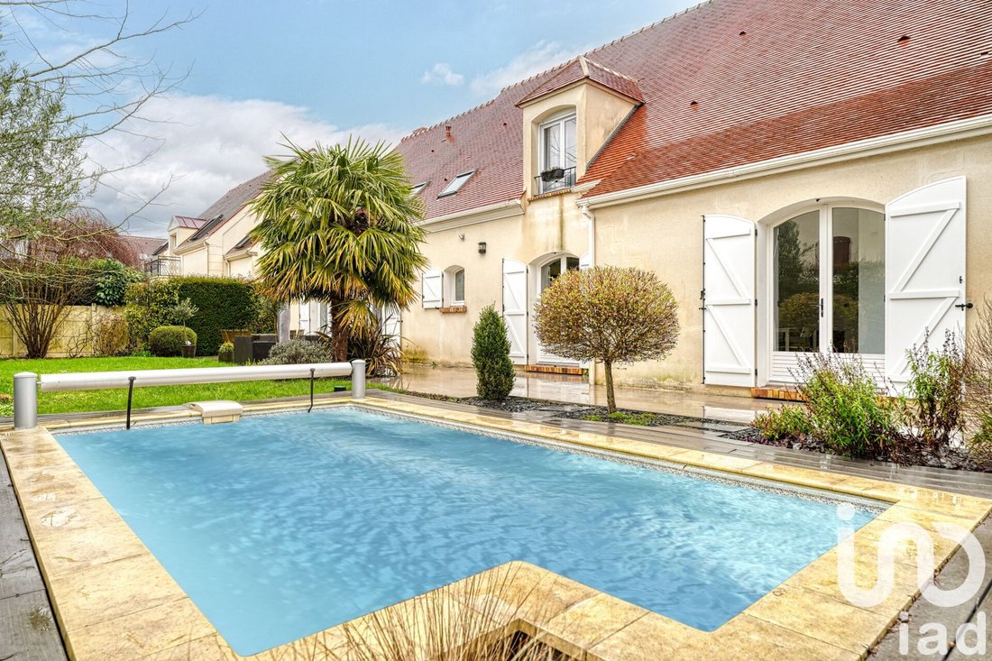 House in Montsoult, Ile-de-France, France 2 - 15749129