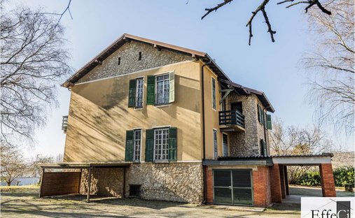 Villa in Angera, Lombardy, Italy 1