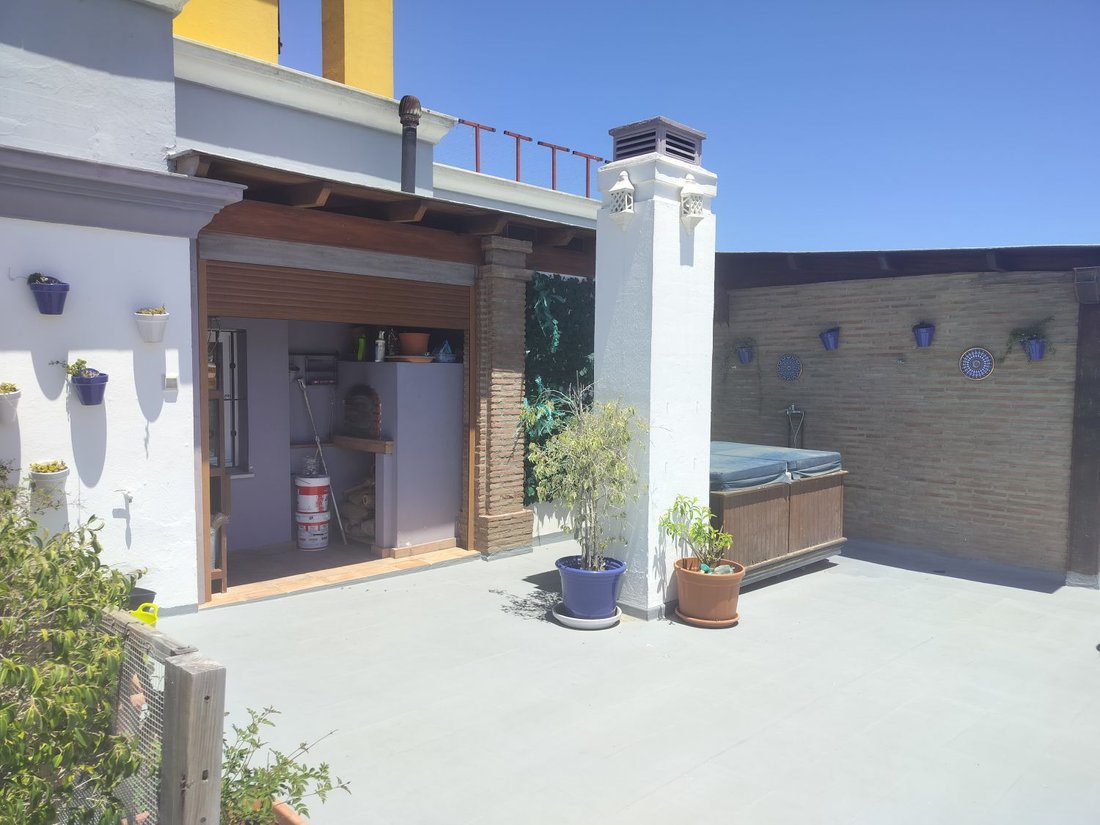 Penthouse in La Linea de la Concepcion, Andalusia, Spain 5 - 15746614