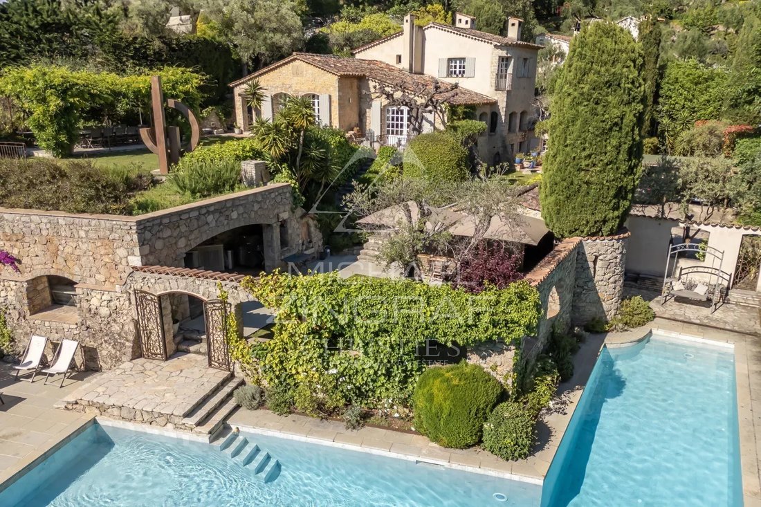 Villa in Les Indes les-Groulles, Mouans-Sartoux, France 2 - 15745470